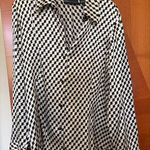 Dana Buchman 100% silk blouse